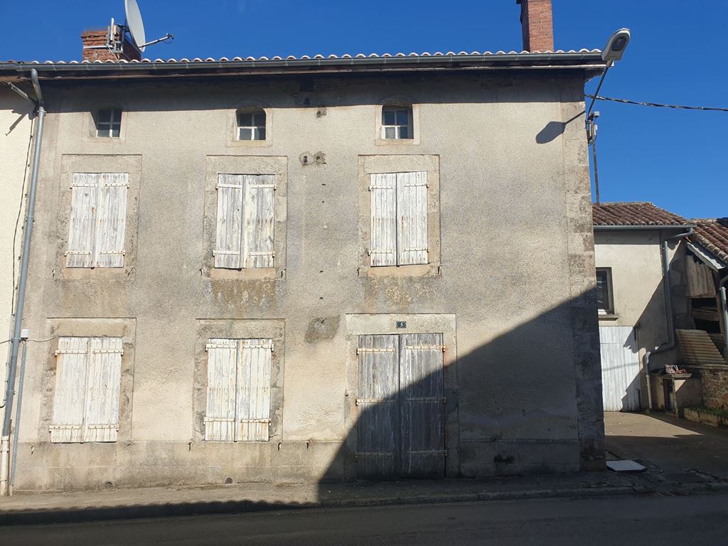 Maison de village SAINT CHRISTOPHE (16420) HOLDING IMMOBILIER